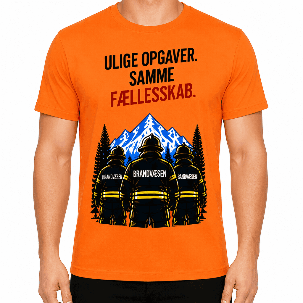 Brandmand T-shirt – Ulige opgaver. Samme fællesskab.