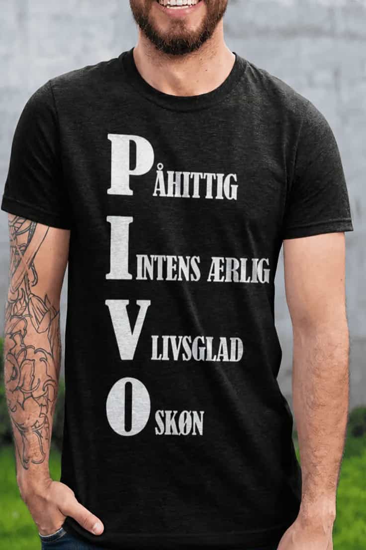 Sjov t-shirt Pils initialer – PÅHITTIG INTENS ÆRLIG
