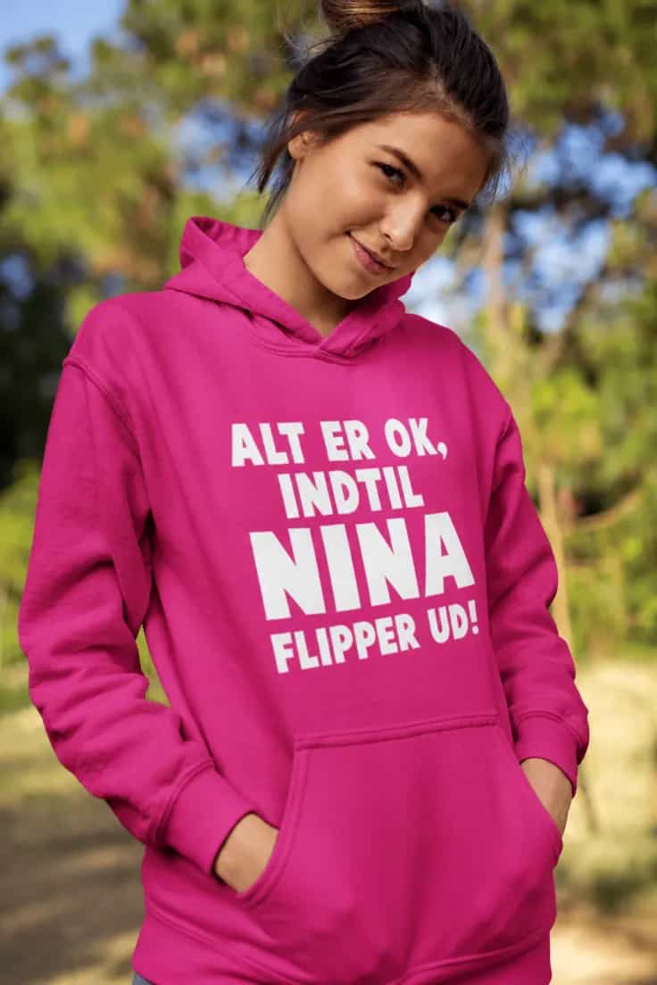 Sweater alt er ok med navn – ALT ER OK, INDTIL NINA
