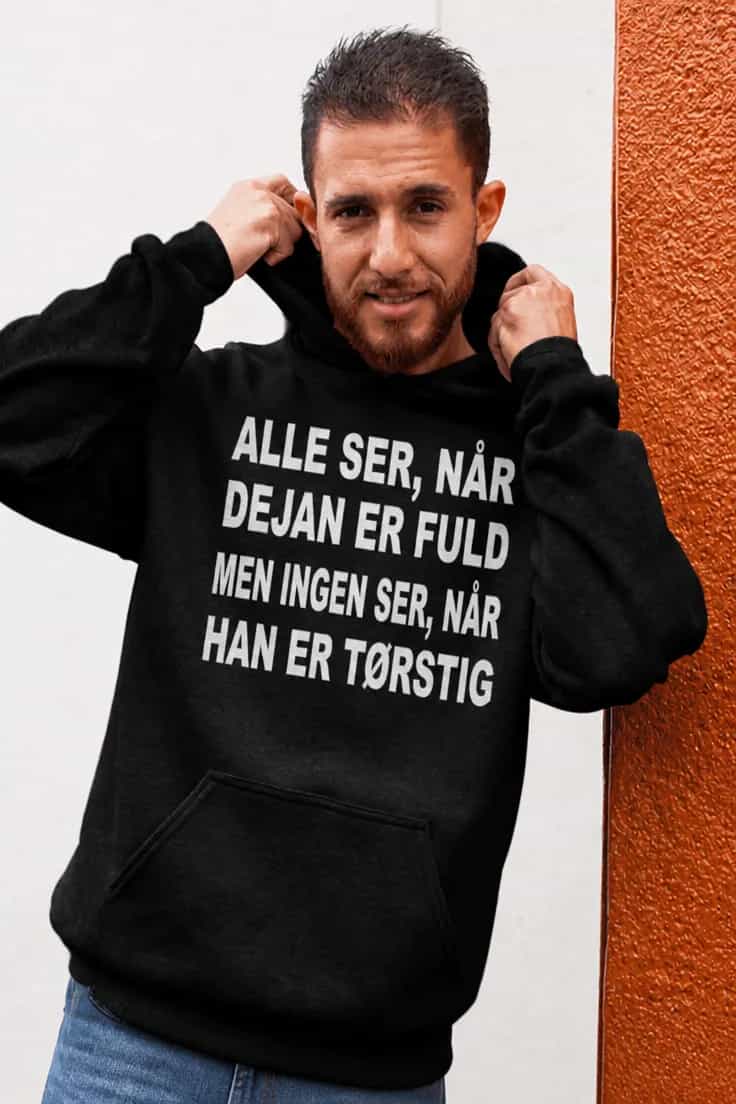 Sweater tørstig med navn – ALLE SER, NÅR DEJAN ER
