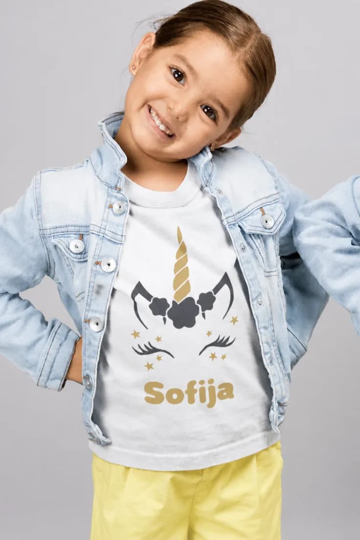Børne t-shirt Enhjørning med navn – Sofija