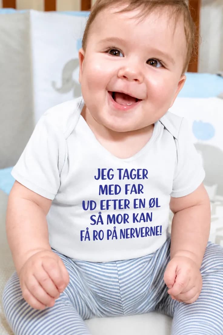 Baby-body med far på øl - JEG TAGER MED FAR UD EFTER EN ØL