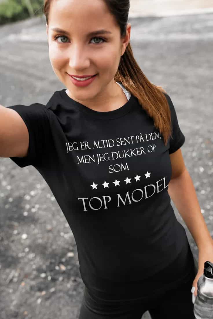 Sjov t-shirt Altid for sent - JEG ER ALTID SENT PÅ