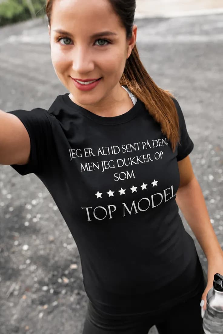 Sjov t-shirt Altid for sent - JEG ER ALTID SENT PÅ