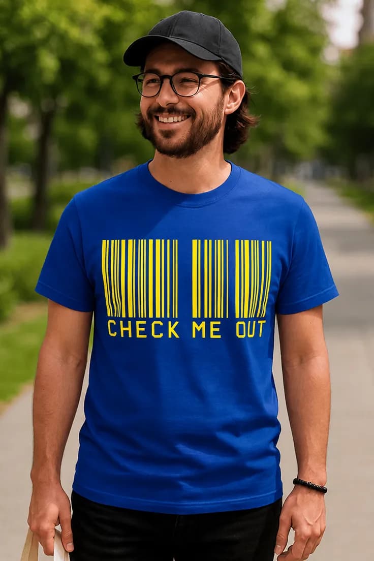 Sjov t-shirt Check me out stregkode | CHECK ME OUT