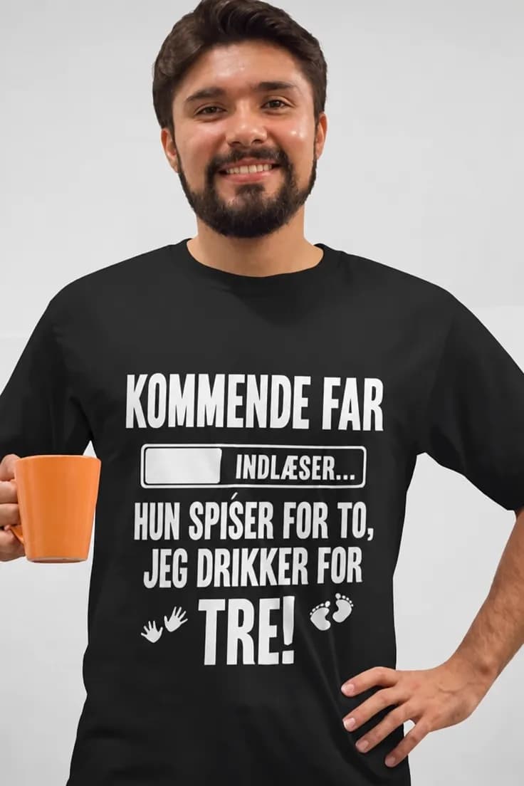 Sjov t-shirt Drikker for tre - KOMMENDE FAR