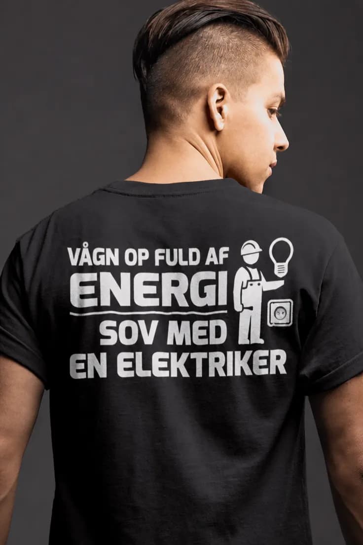 Sjov t-shirt Fuld af energi – VÅGN OP FULD AF
