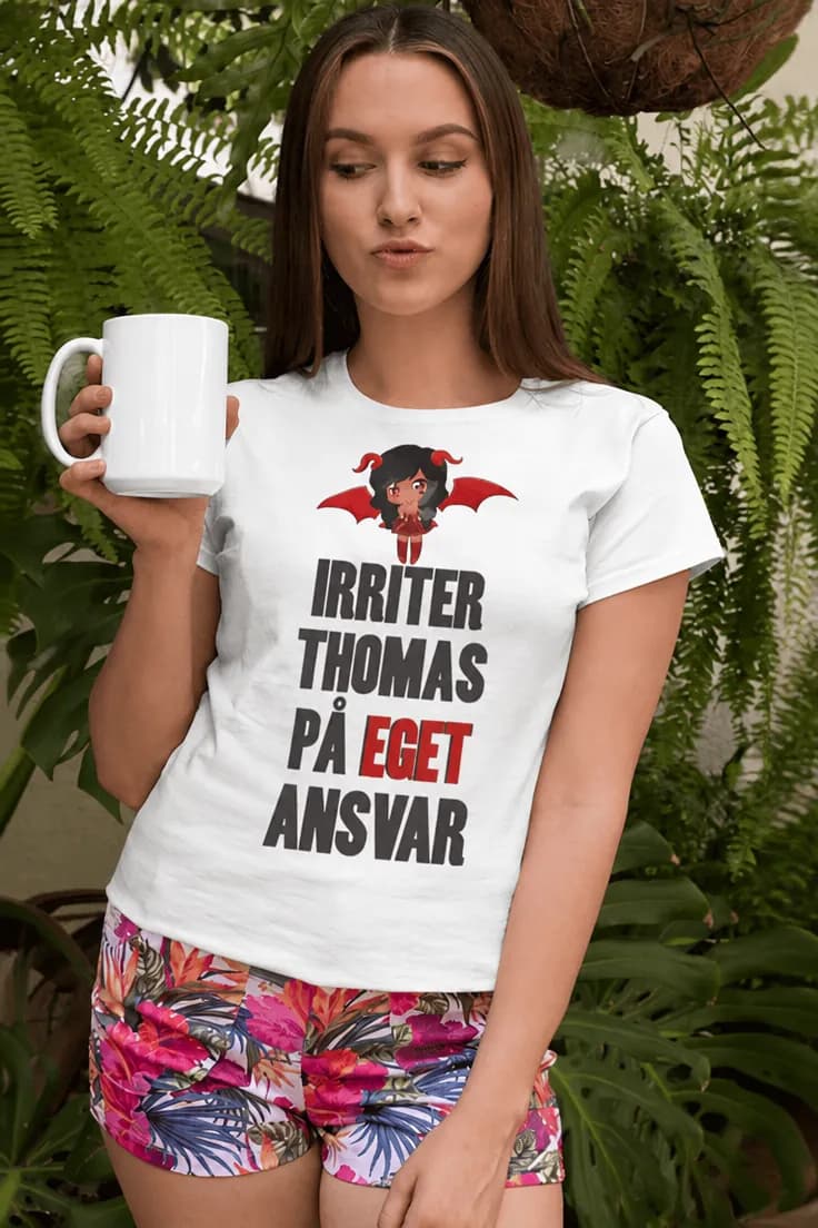Sjov t-shirt Irriter på eget ansvar med navn
