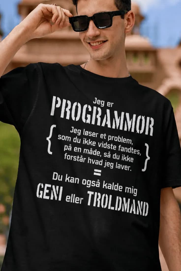 Sjov t-shirt Jeg er programmør – GENI eller TROLDMAN