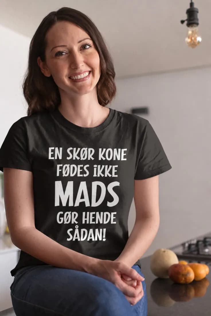 Sjov t-shirt Skør kone med navn – EN SKØR KONE
