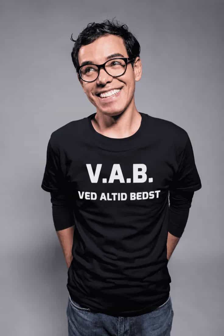 Sjov t-shirt Ved altid bedst - V.A.B.