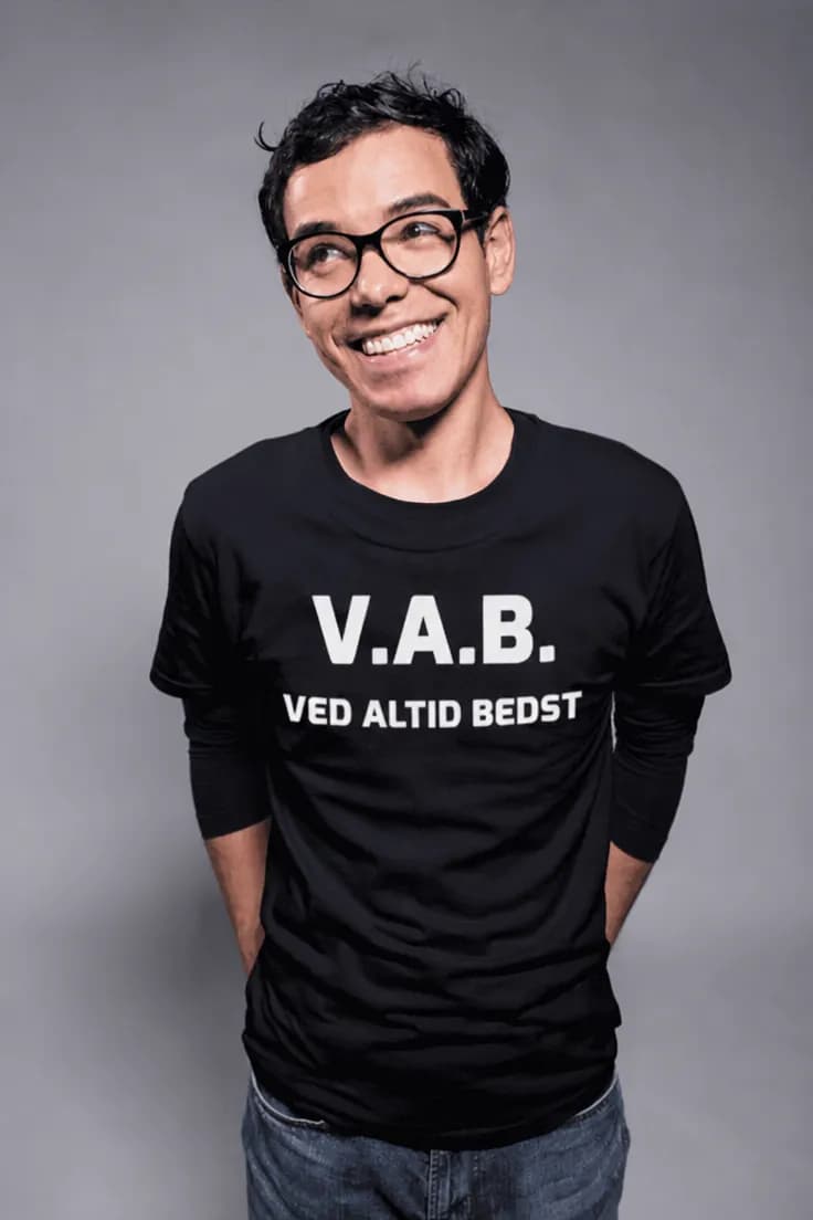 Sjov t-shirt Ved altid bedst - V.A.B.