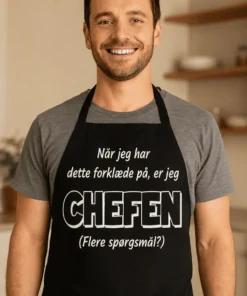 Forklæde Chefen i køkkenet med humoristisk design til gave