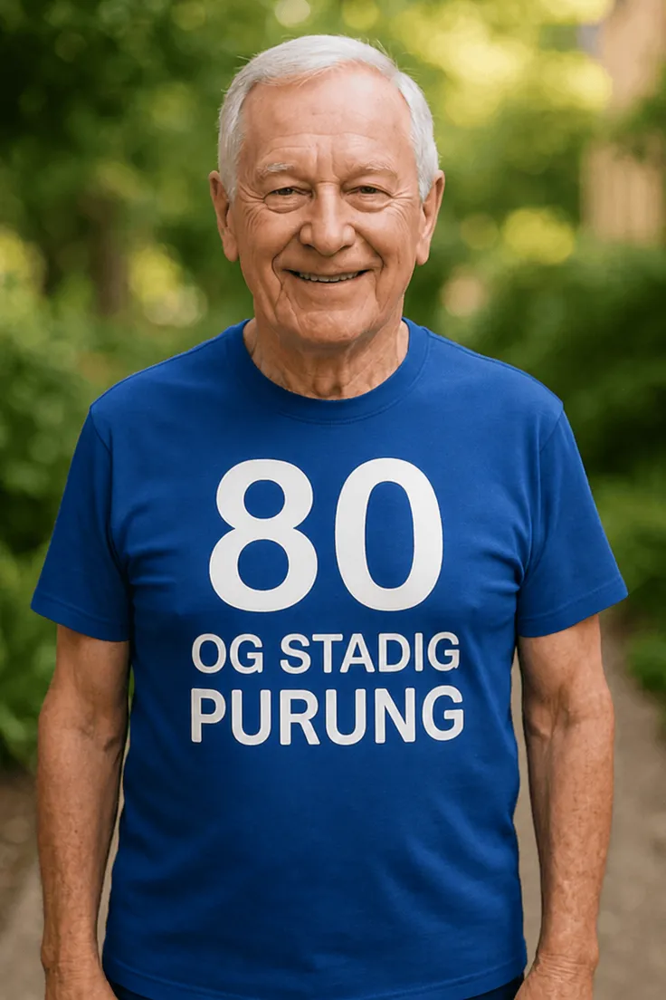 Sjov t-shirt 80 og stadig purung med teksten 80 OG STADIG PURUNG