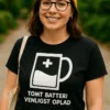 Sjov t-shirt Tomt batteri oplad venligst med teksten TOMT BATTERI VENLIGST OPLAD