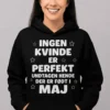 Sweater Ingen kvinde er perfekt som sjov gave til kvinde født i maj