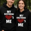 Sweater Kæresten elsker mig sæt med sjovt pardesign og trykt slogan